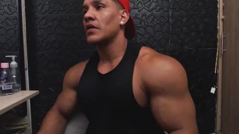 Viktor Herrera online show from 10.10.25