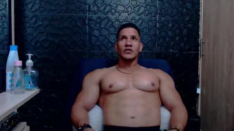 Viktor Herrera online show from 02.06.26