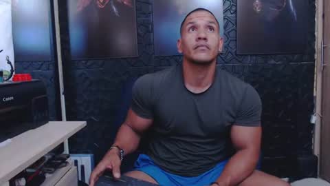 Snapshot of viktorherrera chatting on 07.20.26 Viktor Herrera online show from 07.20.26