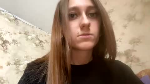 Snapshot of viktoria9898 chatting on 12.23.24 Sweett online show from 12.23.24