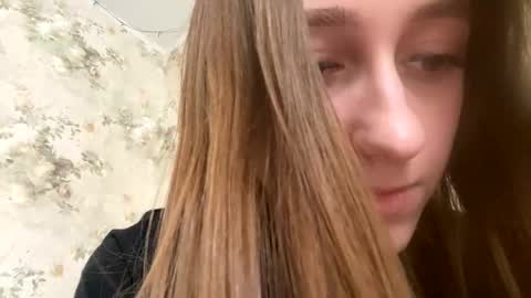Snapshot of viktoria9898 chatting on 01.17.25 Sweett online show from 01.17.25