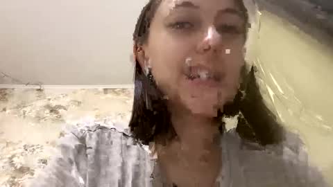 Snapshot of viktoria9898 chatting on 12.04.25 Sweett online show from 12.04.25