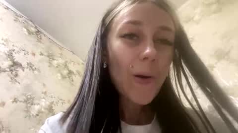 Snapshot of viktoria9898 chatting on 05.10.26 Sweett online show from 05.10.26