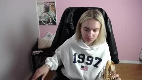 viktoria_lovely online show from 03.17.26