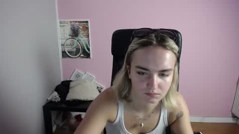 Snapshot of viktoria_lovely chatting on 06.23.26 viktoria_lovely online show from 06.23.26