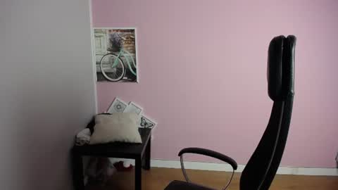 Snapshot of viktoria_lovely chatting on 07.06.26 viktoria_lovely online show from 07.06.26