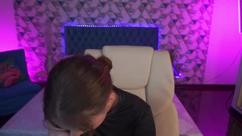 Snapshot of vikviklove chatting on 05.28.26 VikVikLove online show from 05.28.26