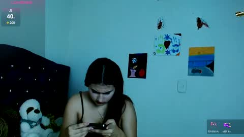 Snapshot of vikysexy28 chatting on 02.15.25 vikysexy28 online show from 02.15.25