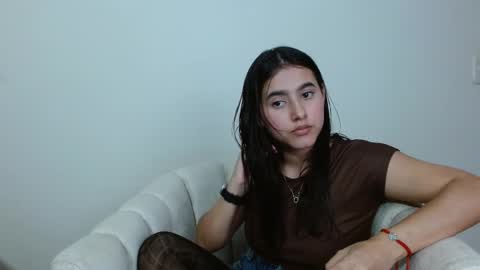 Snapshot of vikysexy28 chatting on 03.06.25 vikysexy28 online show from 03.06.25