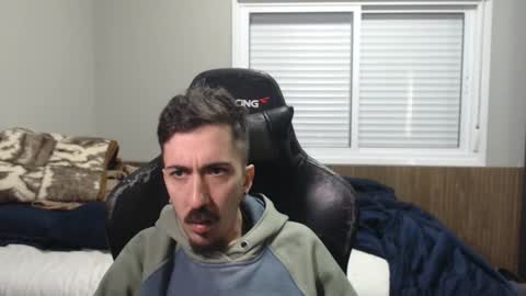 Snapshot of vincebruv chatting on 10.29.25 Vince Bruv online show from 10.29.25