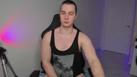 Snapshot of vincent__strong chatting on 02.03.25 Vincent Strong online show from 02.03.25