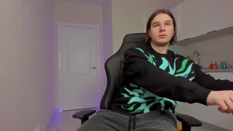 Snapshot of vincent__strong chatting on 02.26.25 Vincent Strong online show from 02.26.25