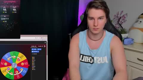 Snapshot of vincent__strong chatting on 11.17.25 Vincent Strong online show from 11.17.25