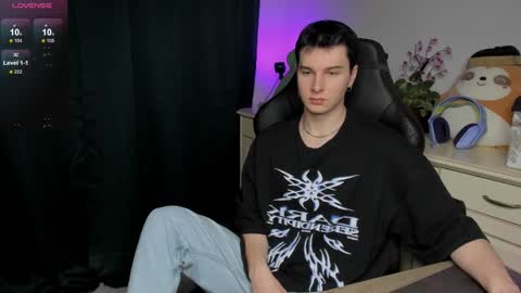 Vincent Strong online show from 12.15.25