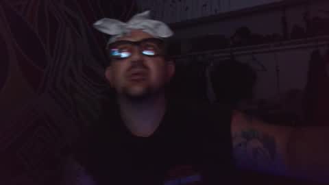 Snapshot of vineatspussnluvsit chatting on 10.17.25 onlyhaveeyes4u online show from 10.17.25