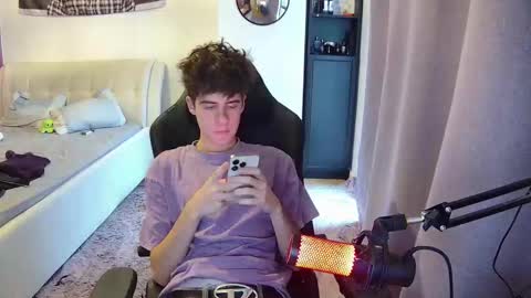 Snapshot of vinnie_06 chatting on 11.28.25 vinnie online show from 11.28.25