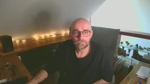 Snapshot of vins7451 chatting on 01.29.25 vins online show from 01.29.25