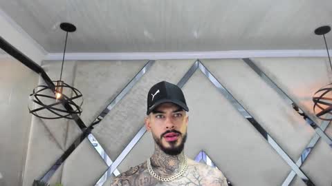 Snapshot of vinzenzrizzo chatting on 09.12.25 ---Vinzen--- online show from 09.12.25