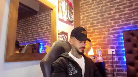 Snapshot of vinzenzrizzo chatting on 11.17.25 ---Vinzen--- online show from 11.17.25