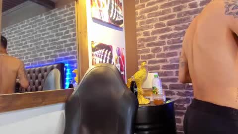 Snapshot of vinzenzrizzo chatting on 11.23.25 ---Vinzen--- online show from 11.23.25