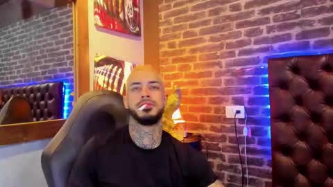 Snapshot of vinzenzrizzo chatting on 12.16.25 ---Vinzen--- online show from 12.16.25