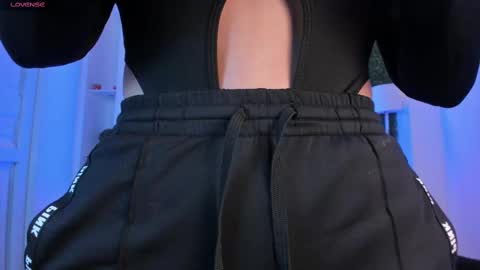 Violett  Everyday From 0530 to 1430 Col Time online show from 09.11.25