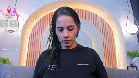 Snapshot of violeet_scottt chatting on 04.18.26 Violette online show from 04.18.26