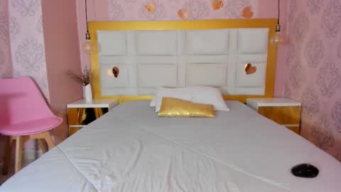 Snapshot of violet15petite chatting on 03.01.26 Violet online show from 03.01.26