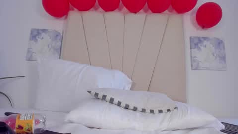 Violet online show from 02.14.25