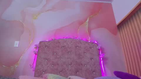 Snapshot of violet__taylor_ chatting on 01.19.26 violet__taylor_ online show from 01.19.26