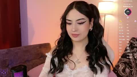 Snapshot of violet_catt chatting on 07.17.26 Violeta online show from 07.17.26