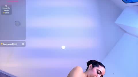 Snapshot of violet_giraldo chatting on 11.21.25 violet_giraldo online show from 11.21.25