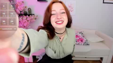 Snapshot of violet_griffen chatting on 09.17.25 VIOLET online show from 09.17.25