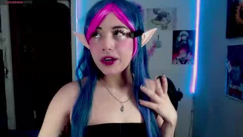 Snapshot of violet_hentai01 chatting on 10.27.25 Violete Hentai01 online show from 10.27.25