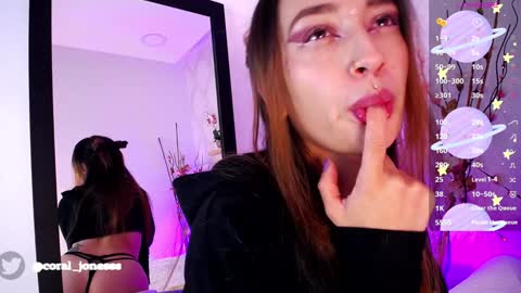 Violet Jones online show from 01.24.25