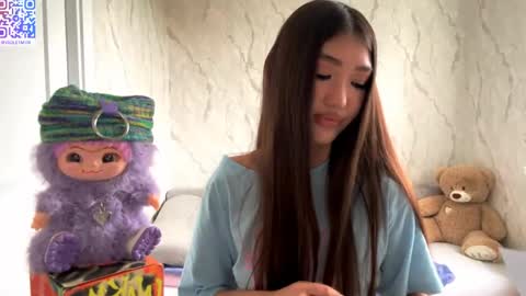 Snapshot of violet_mur chatting on 05.27.26 Violet online show from 05.27.26