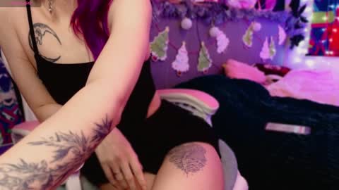 Deya online show from 12.25.24