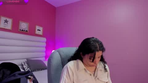 Snapshot of violet_sinclair chatting on 07.14.26 violet_sinclair online show from 07.14.26