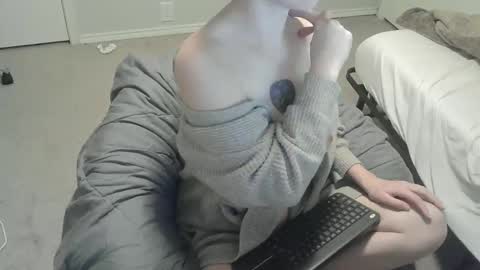 violet_winter97 online show from 12.18.24