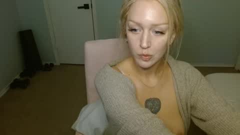 violet_winter97 online show from 01.23.25