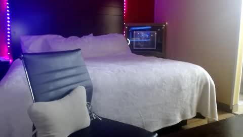 violet_winter97 online show from 02.22.26