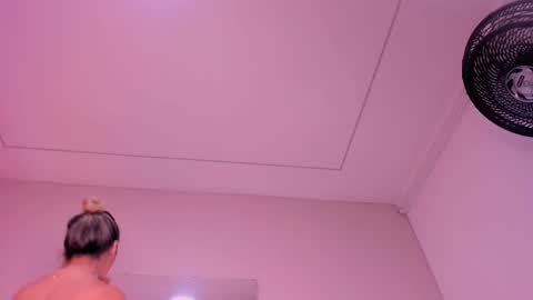 Snapshot of violeta_abel chatting on 12.04.25 Violeta online show from 12.04.25