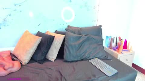 Snapshot of violeta_delavega1 chatting on 10.15.25 Violet online show from 10.15.25