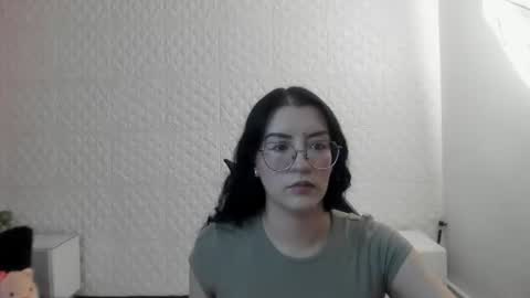 Snapshot of violeta_diazz chatting on 06.26.26 online show from 06.26.26