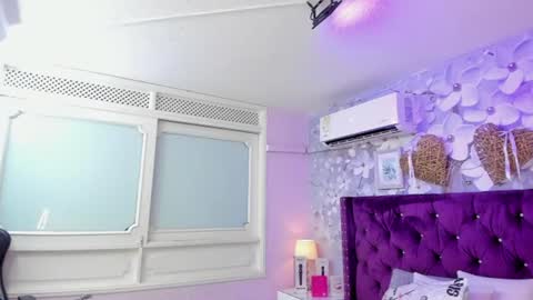 Snapshot of violeta_medina chatting on 07.19.26 violeta_medina online show from 07.19.26