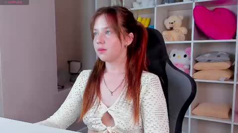 Snapshot of violeta_paul chatting on 06.26.26 Violeta online show from 06.26.26