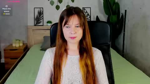 Snapshot of violeta_paul chatting on 06.27.26 Violeta online show from 06.27.26