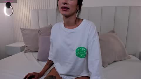 Snapshot of violeta_rodriguez_ chatting on 03.22.26 Violeta Rodriguez online show from 03.22.26