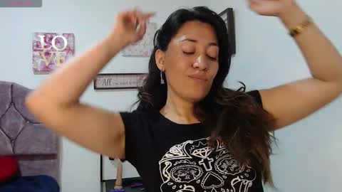 Snapshot of violeta_scott_ chatting on 03.18.26 violeta_scott_ online show from 03.18.26