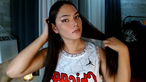 Snapshot of violetasha chatting on 10.06.25 violet online show from 10.06.25